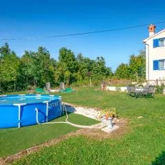 2 Bedroom Amazing Home In Brescic