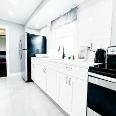 2 Homes, 1 Stay-7BR Niagara Falls Compound