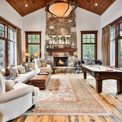 Luxury Home: Hot Tub, Large Kitchen, Pool Table, 5 Fireplaces, Near Canyons Village