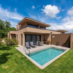 Apartment near beach with pool