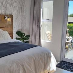 C'est la Vie 5 Garden View Apartment