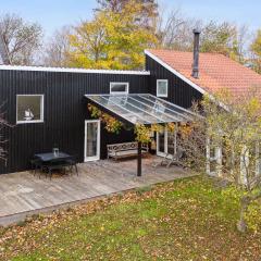 Cozy Holiday Home In Tisvildeleje