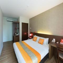 OYO 139 The Marque Hotel