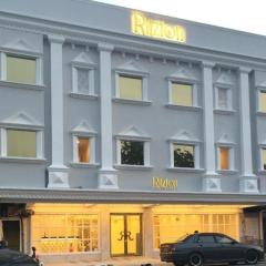 Ritzton Hotel