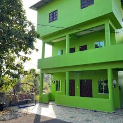 OYO 90462 Padang Besar Green Inn