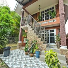 OYO 90642 Twin Mutiara Chalet & Homestay