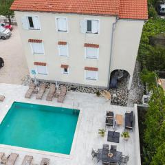 2 Bedroom Amazing Apartment In Lopar