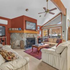 Central Park City Getaway with Private Hot Tub