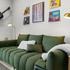 Unplugged Luxapt Near Uark, Amp, King Beds, Pool