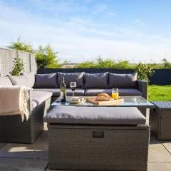 4x Bed Luxurious Home With a View