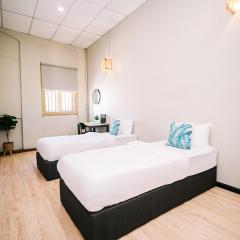 Swing & Pillows - 87 Chulia St, Georgetown Penang