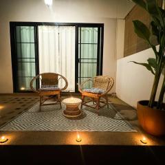 No4 Tiny Town Home in Town