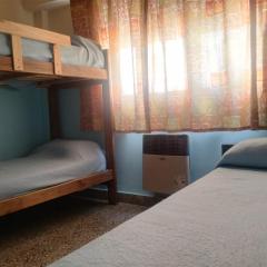 Departamento 1 ambiente 3 personas a metros del mar