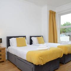 Stylish and spacious Southampton stay