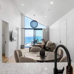 Stunning Lake Views Spa Pool