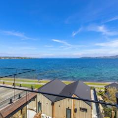 Lakefront Large Deck Area Spa Pool