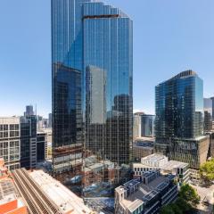 Oaks Melbourne on Collins Suites