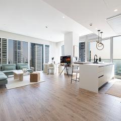 Jumeirah Living - Golf & Skyline Views with Pool & Gym