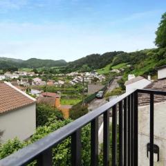 Cozy House in Furnas with Mountain View