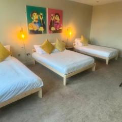 Wasters Arts Bar & Hotel, Contractor's Welcome