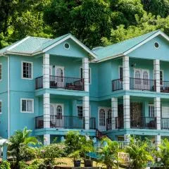 Golden Palms Apartment