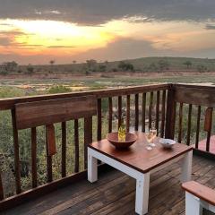 Croc's Nest Bush Lodge