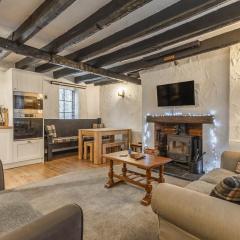 Entire 2 Bedroom Cottage in Whitby