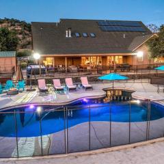 Mountain Elegance w/ pool, spa, projector