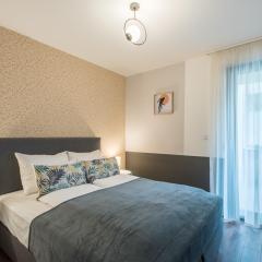 Very Central - Free Parking - Sunny Balcony