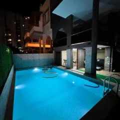 Müstakil Alt Kat Havuzlu Villa