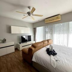 Сhic condo студия с бассейном