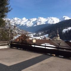 Studio montagnard pour 4 à 5 min des commerces avec ski bus au pied - FR-1-458-119