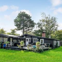 Nice Home In Tisvildeleje With Kitchen