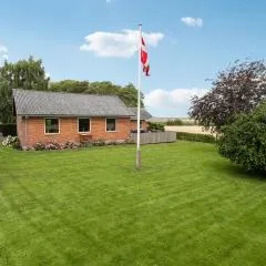 Three-Bedroom Holiday Home In Hojer