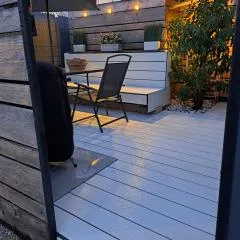 Séduisant studio avec cour privative