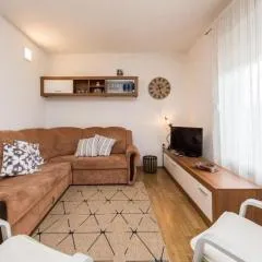 Relaxing Bisko Retreat with Outdoor Pool, Furnished Terrace and BBQ