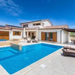 Pet Friendly Home In Sveti Kirin