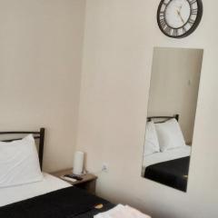 Livia's Room To Ampelokipi metro Airport line