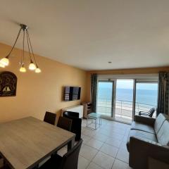 ZEEZICHT V - 1 Bedroom Apartment with Frontal Seaview T50