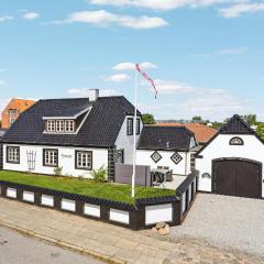 Three-Bedroom Holiday Home In Skagen
