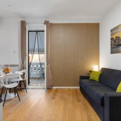 Milano City Life Elegant Penthouse with terrace, wi-fi Netflix, Subway 5 min - very convenient location