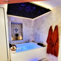 - LA SUITE DELOS - JACUZZI 2 PLACES - CENTRE VILLE A PIED - LIT QUEEN SIZE - PARKING PRIVÉE - WIFI - City Center within walking distance -