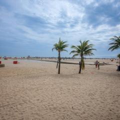 Apto com WiFi a 300 metros da Praia do Boqueirao