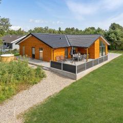 Lovely Home In Ebeltoft With Wifi