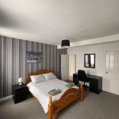 Spacious Property For Hols Base & Contractors Long or Short Stays C2C Western Lakes