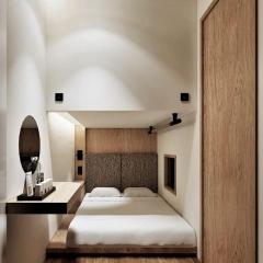 Althia Capsule Quarters