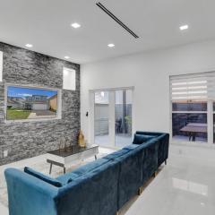 4 BR Designer Home Next to Shul and Community Pool villa