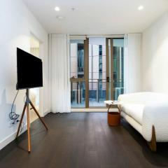 Southbank 2 Bedroom Apartment with Free parking