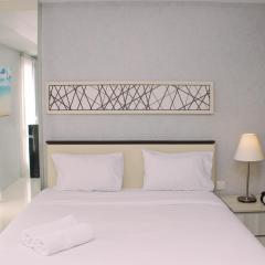 Big and Cozy Studio at Azalea Suites Apartment By Travelio