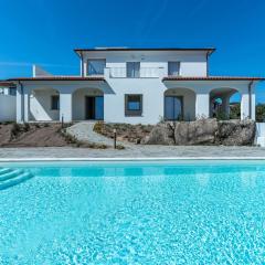 Villa Infinity with Pool by Wonderful Italy
